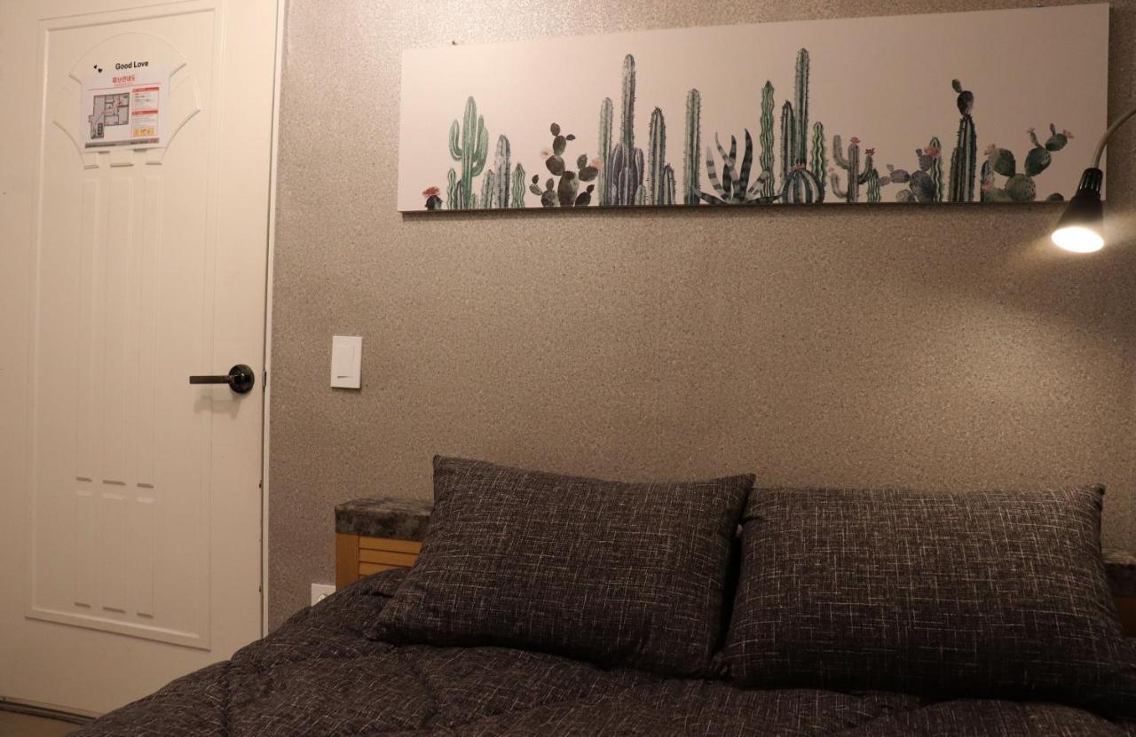 Jun Guesthouse Seoul Bagian luar foto