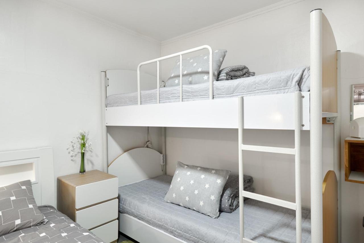 Jun Guesthouse Seoul Bagian luar foto