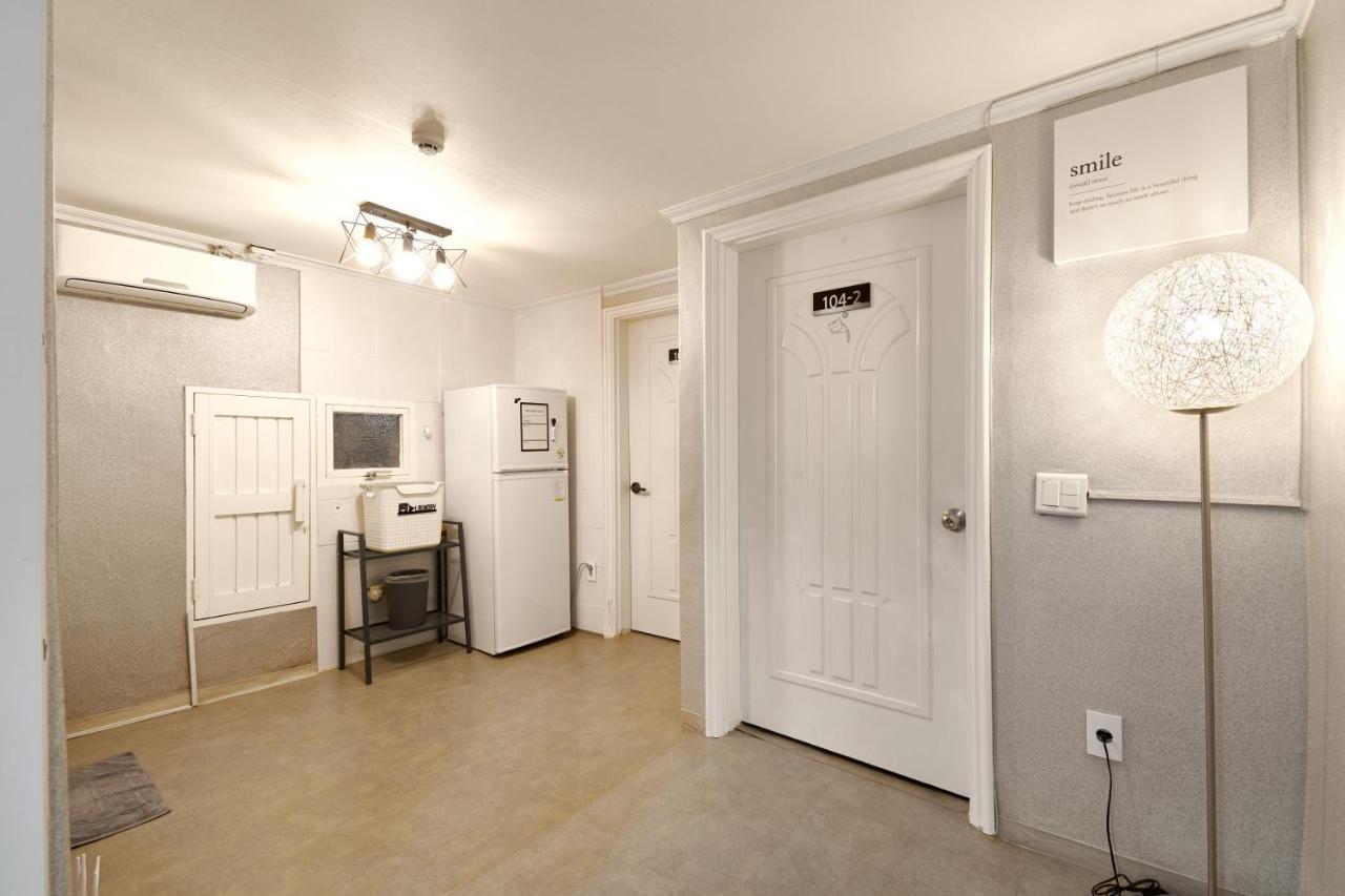 Jun Guesthouse Seoul Bagian luar foto