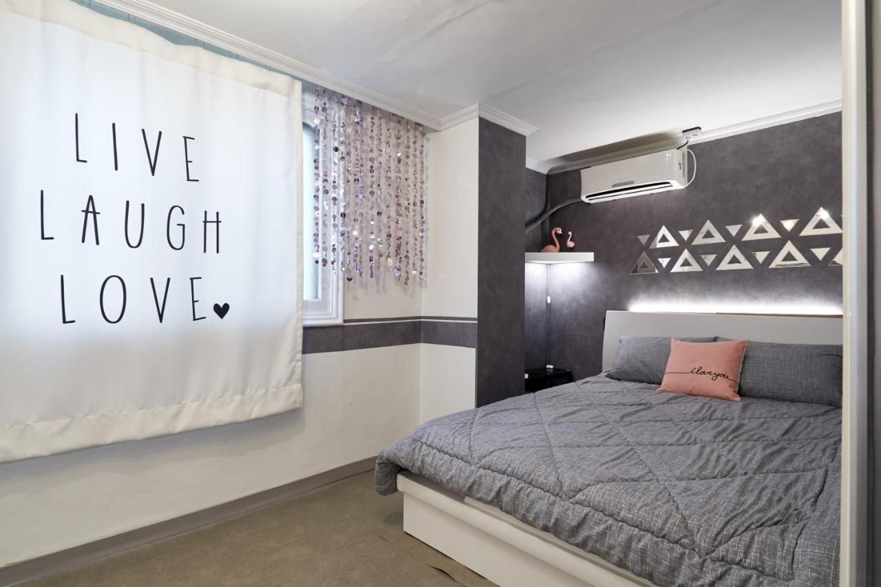 Jun Guesthouse Seoul Bagian luar foto