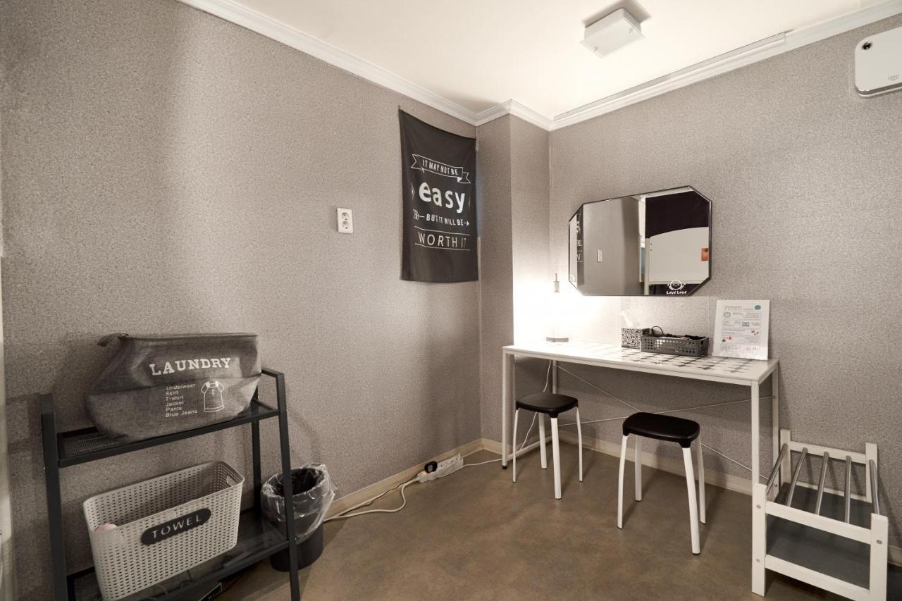 Jun Guesthouse Seoul Bagian luar foto