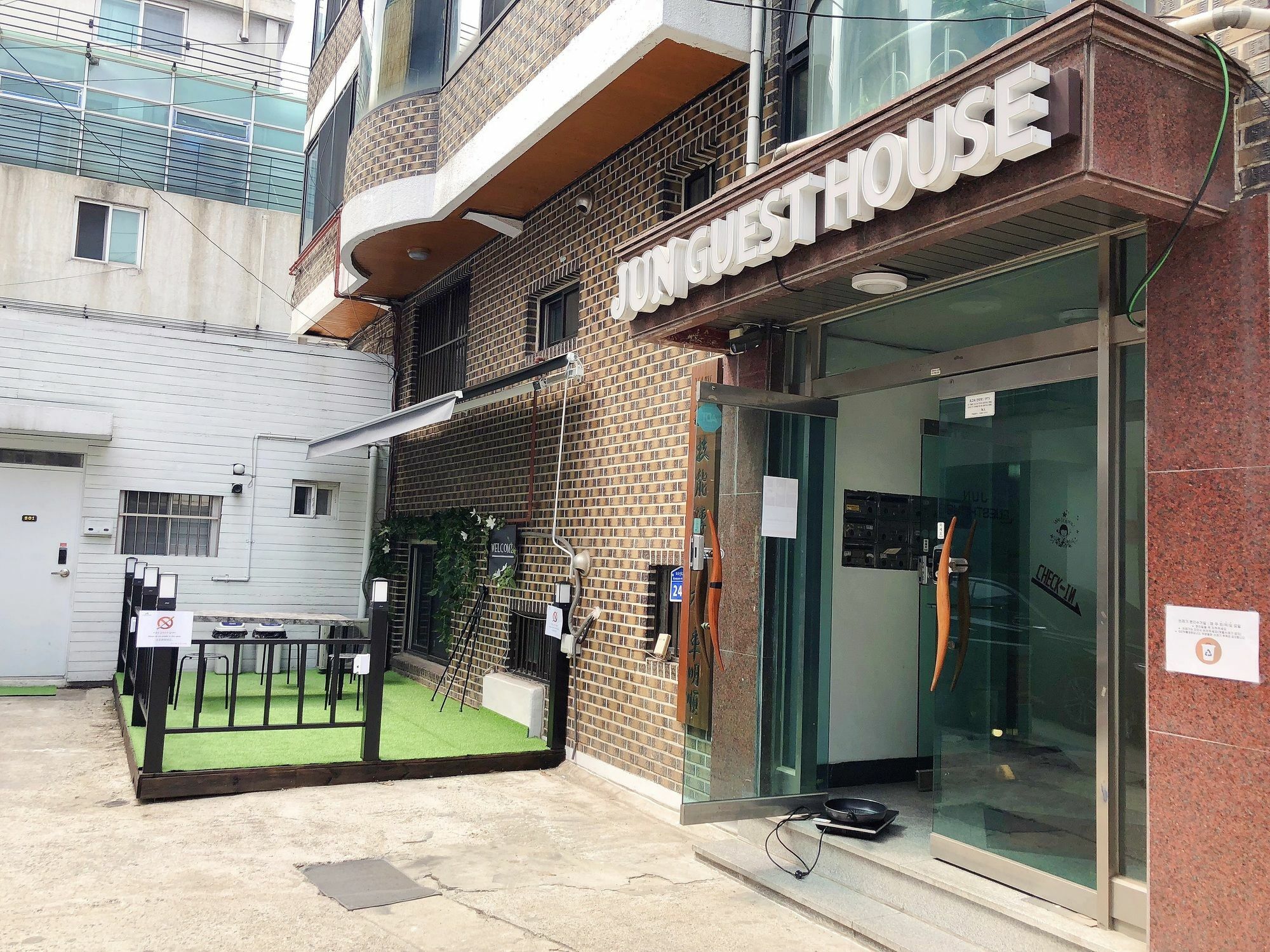 Jun Guesthouse Seoul Bagian luar foto